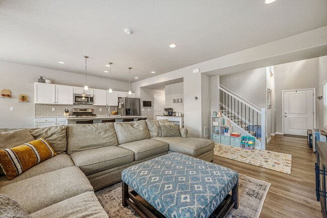 Building Photo - 8116 Kittrick Pl