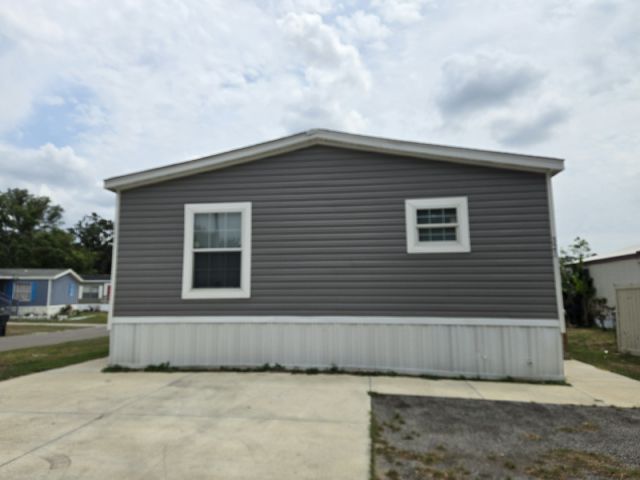 Building Photo - 323 Elm Ln