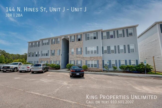Building Photo - 144 N Hines St