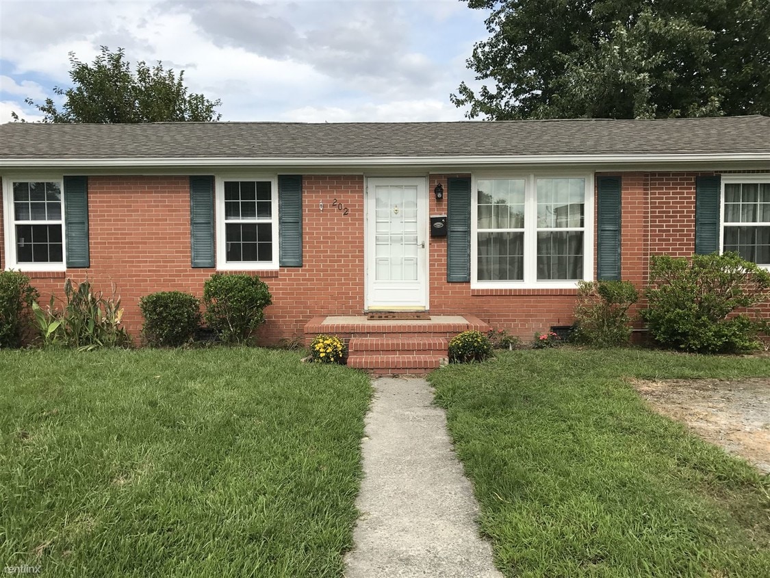 202 E 2nd St, Edenton, NC 27932 House Rental in Edenton, NC