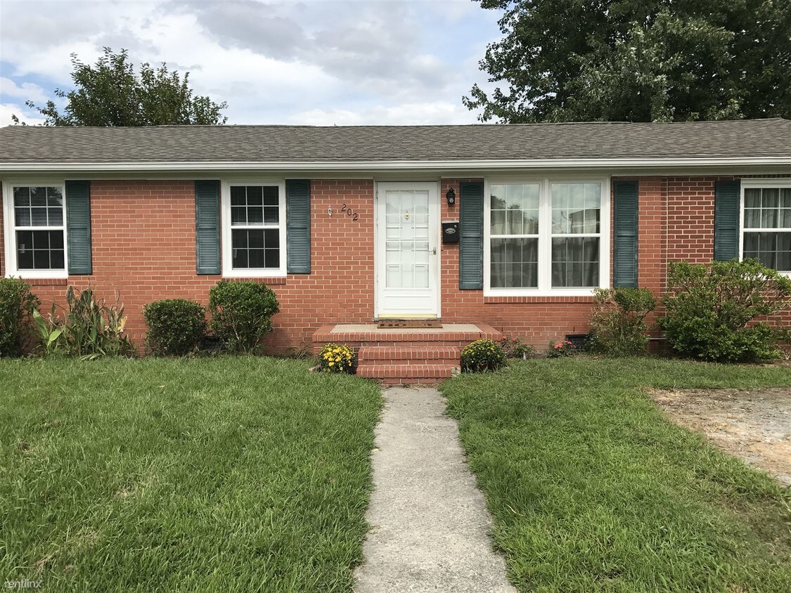 202 E 2nd St, Edenton, NC 27932 House Rental in Edenton, NC