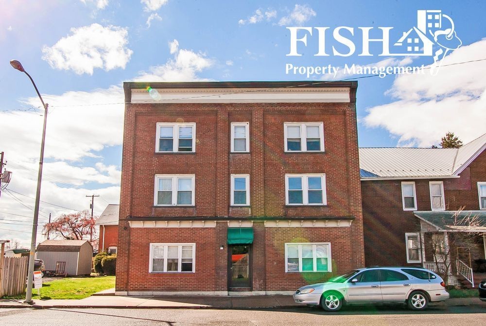 Primary Photo - 21 N Henderson St