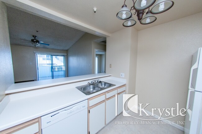 Building Photo - Beautiful condo at Glen Cove Landing
