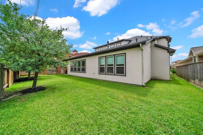 Building Photo - 26006 Carolina Cherry Ct