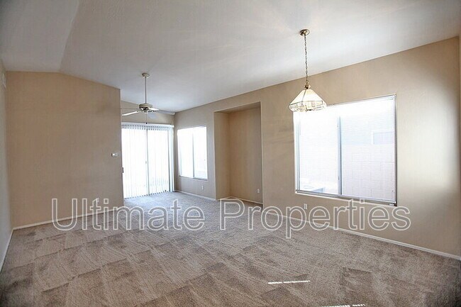 Building Photo - 13602 W Desert Flower Dr