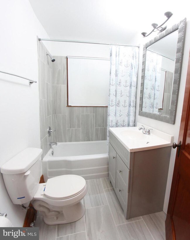 Foto del edificio - 595 Donaldson Ave