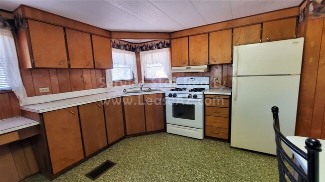Building Photo - Classic retro 21 mobile home East Mesa