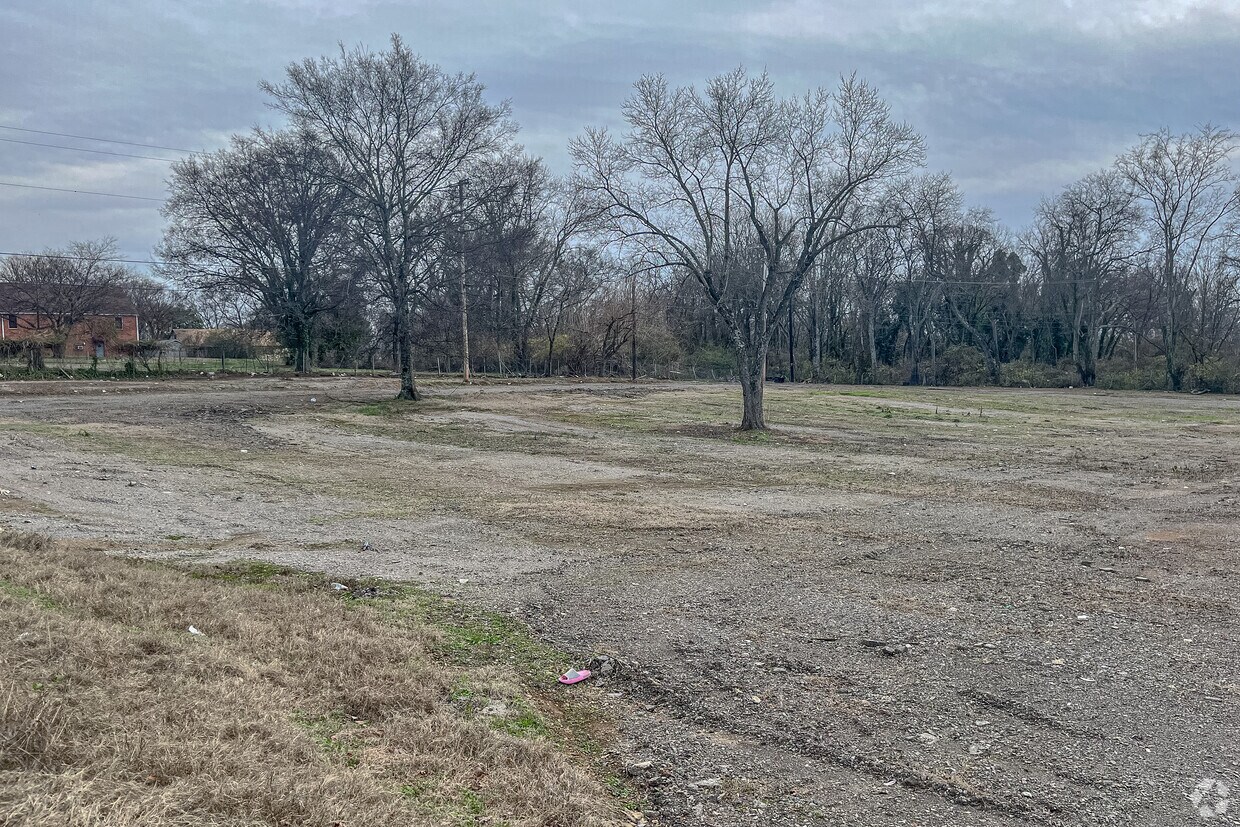 Demolished edificio - 198 Gatewood Ave