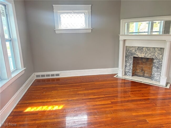 Foto del edificio - 1278 E 115th St