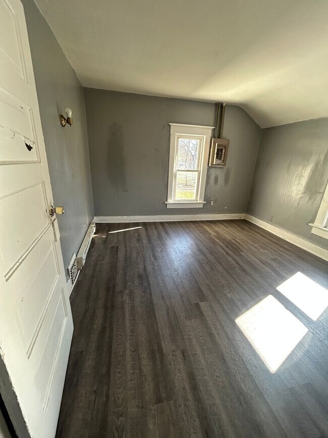 Building Photo - 121 W Indiana Ave