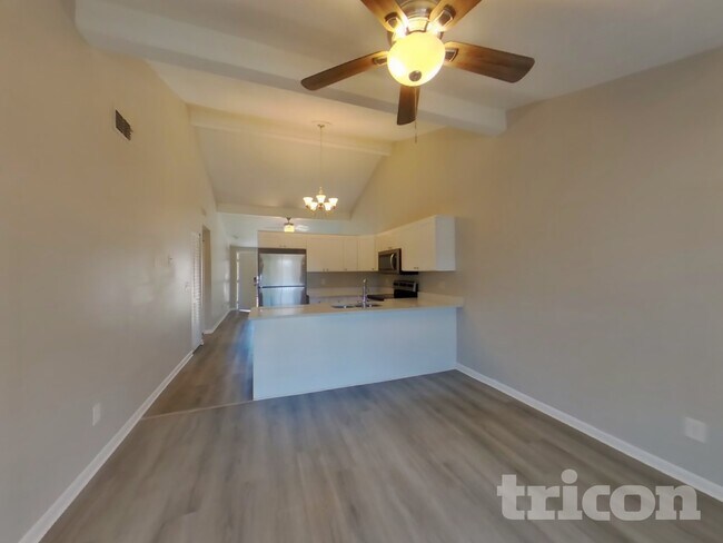 Building Photo - 16013 Woodpine Dr
