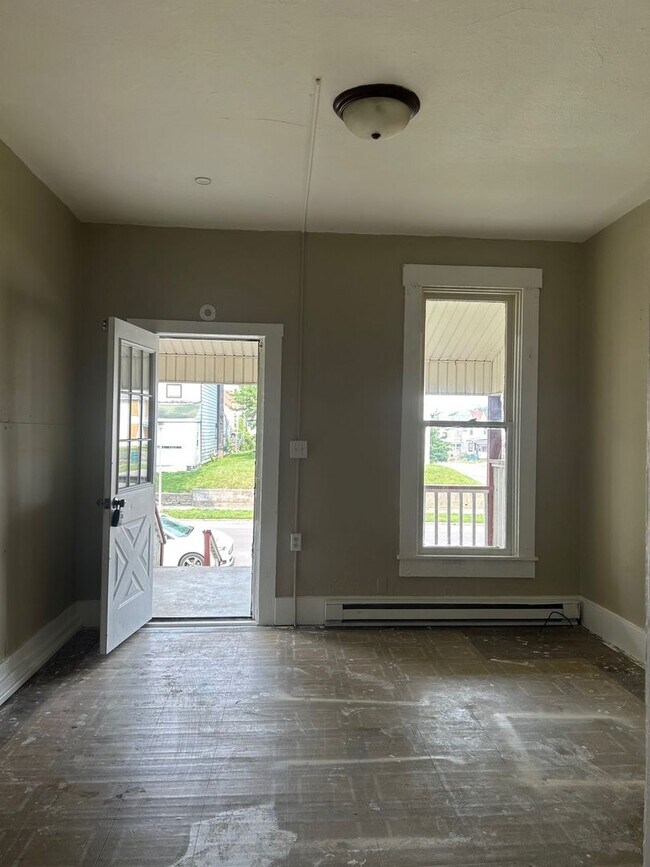 Building Photo - 321 N 13th Street