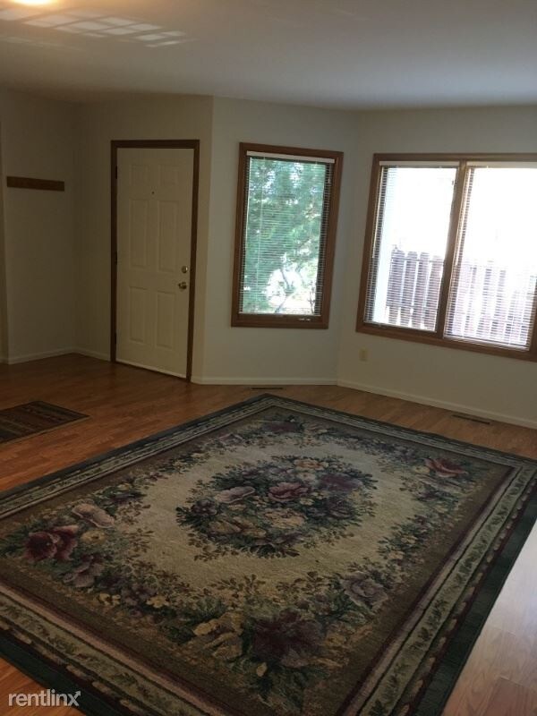 Foto del edificio - 3 br, 1.5 bath Townhome - 819 Sycamore St
