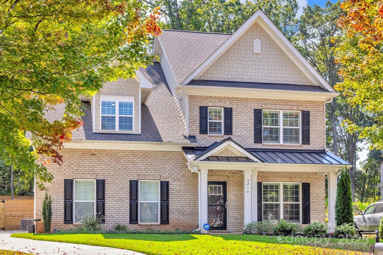 Foto principal - 4216 McIntyre Ave