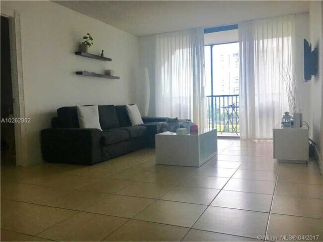 Foto del edificio - 2500 Mystic Pointe Dr