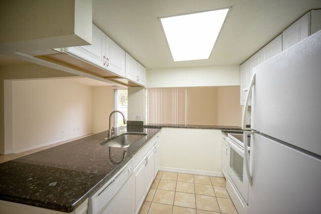 Foto del edificio - 873 Caribbean Dr