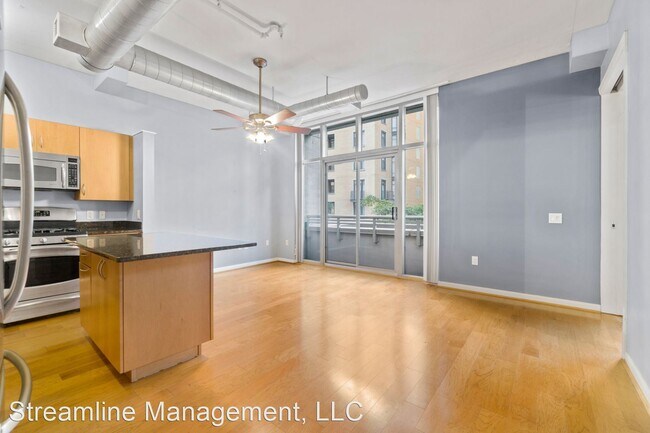 Foto del edificio - 2 br, 2 bath House - 811 4th St NW #210