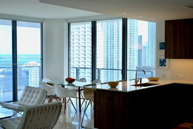 Foto del edificio - 68 SE 6th St