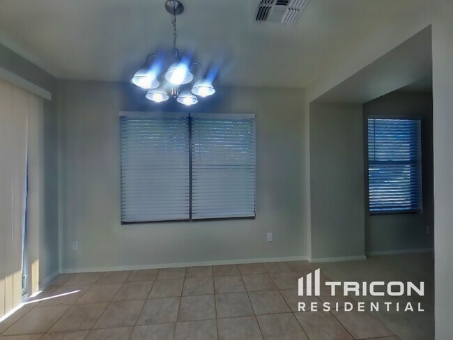 Foto del edificio - 668 E Springfield Pl