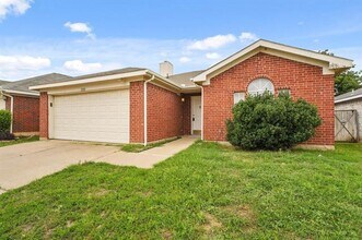 Building Photo - 2312 Corral Dr