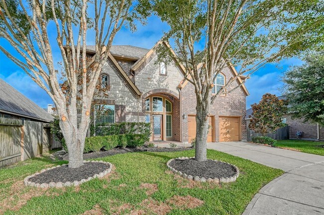 Foto del edificio - 4006 Misty Waters Ln