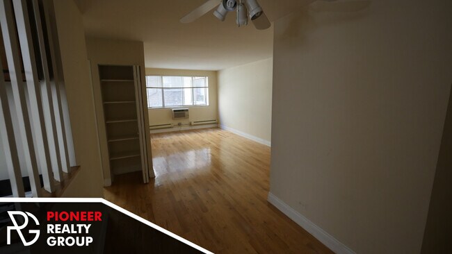 Foto del edificio - 660 W Wrightwood Ave