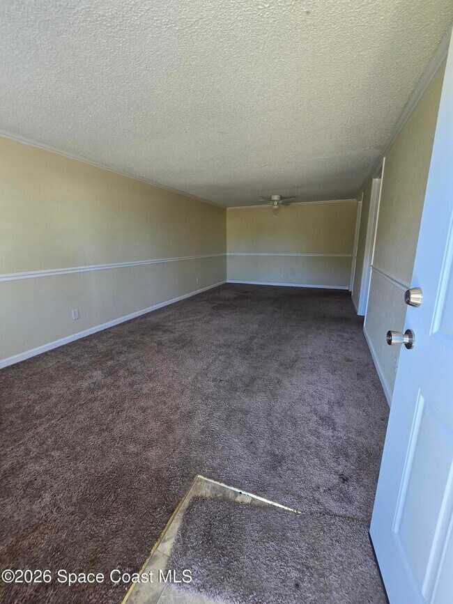 Building Photo - 1700 Bottlebrush Dr