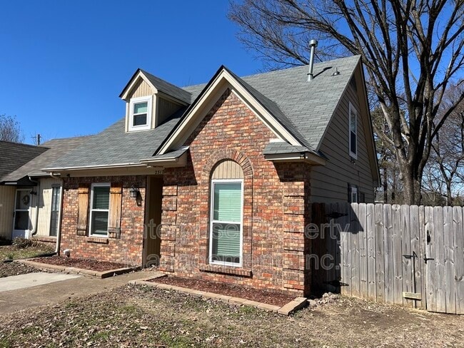 Building Photo - 2317 Belin Dr
