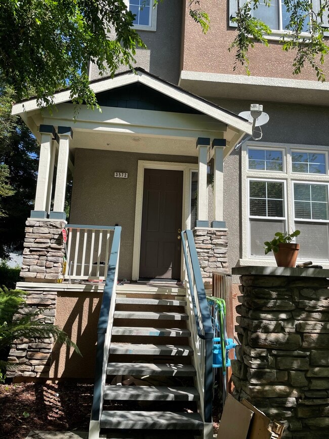 Building Photo - 3572 Shadowbrook Ter