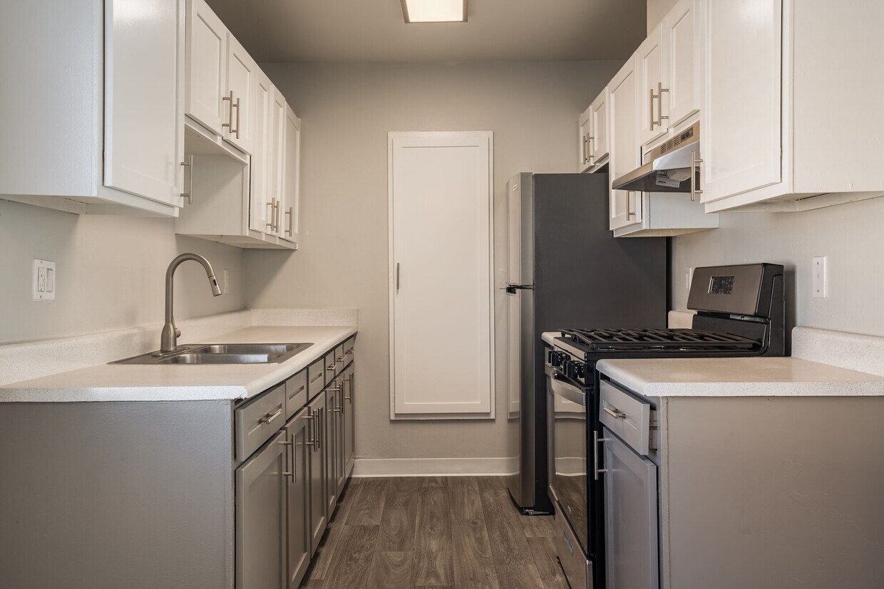 Valley Apartments Apartments in Albuquerque, NM