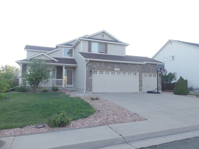 Building Photo - 5 bedrooms! 3 Car Garage! Fenced Backyard!