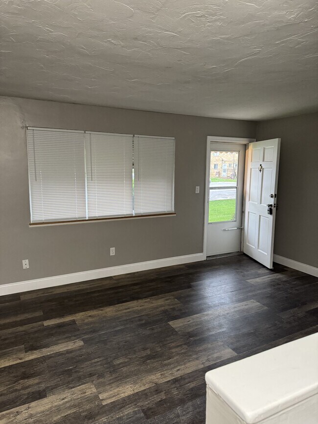 Building Photo - 17000 Ridgewick Dr