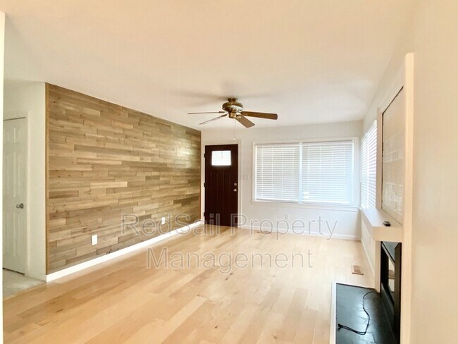 Building Photo - 30 Markham Dr