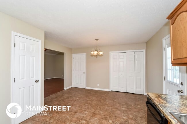 Building Photo - 173 Fern Way