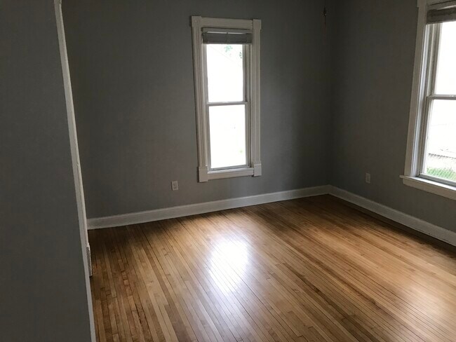 Foto del edificio - 811 Lowry Ave NE