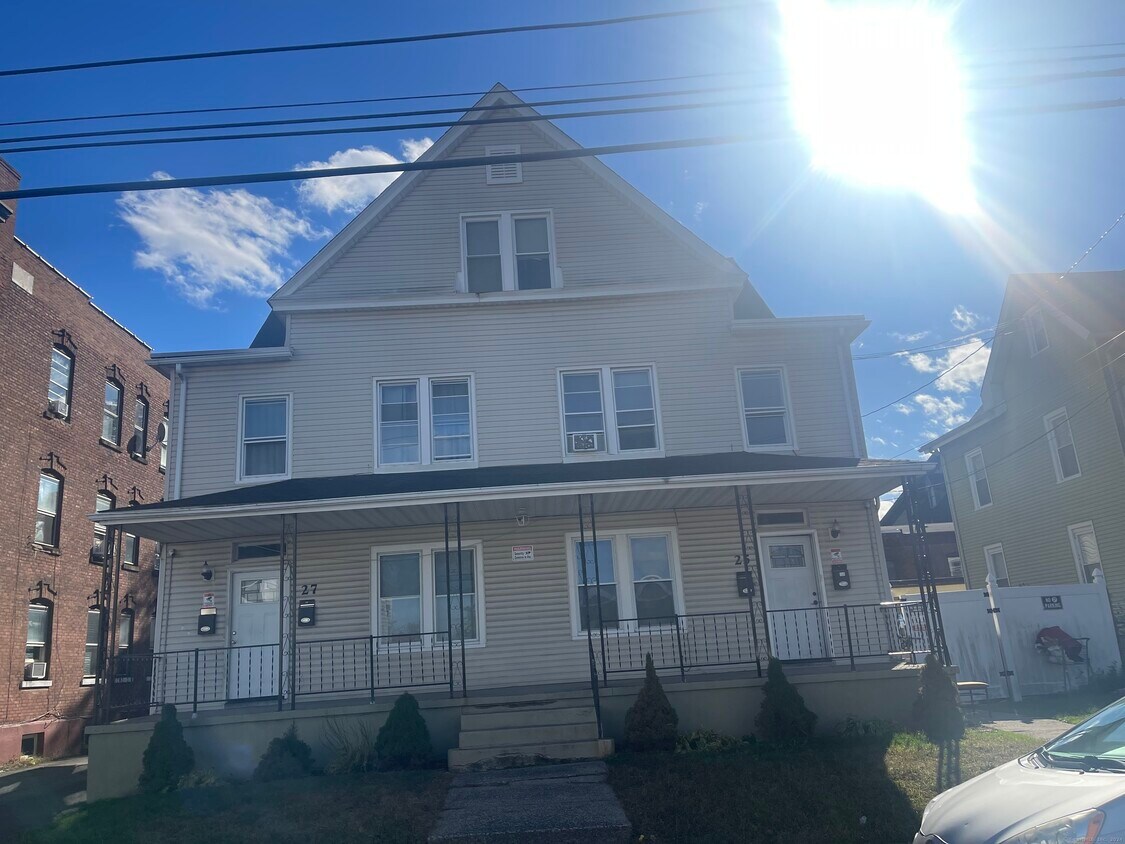 25 Dwight St, New Britain, CT 06051 Room for Rent in New Britain, CT