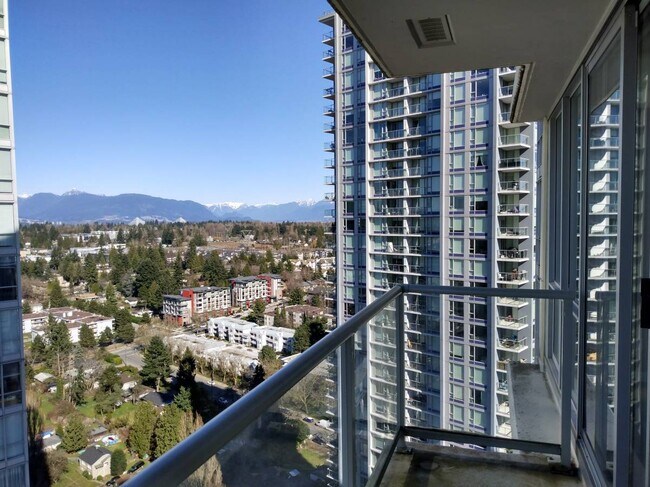 Photo du bâtiment - 9981 Whalley Blvd