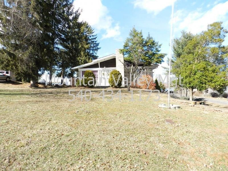 Primary Photo - 760 Hillview Dr