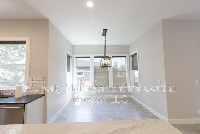 Foto del edificio - 19411 W Campbell Rd