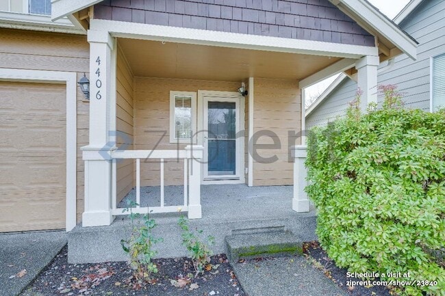 Building Photo - 4406 Roxanna Loop SE