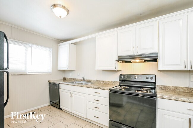 Building Photo - 9045 Stardust Dr