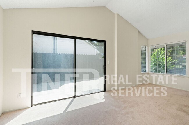 Foto del edificio - 1530 Waterwheel Dr