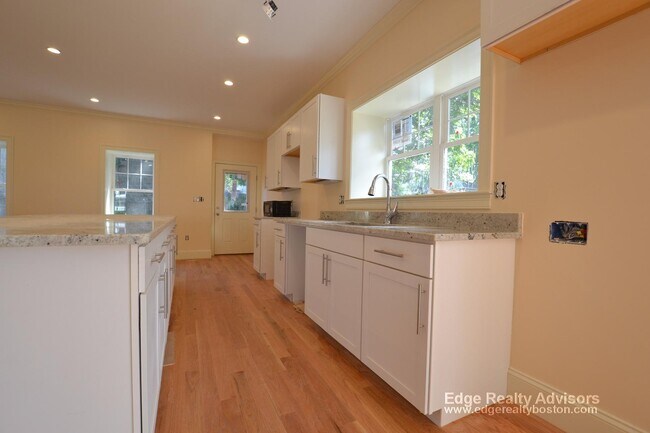 Building Photo - 43 Matchett St