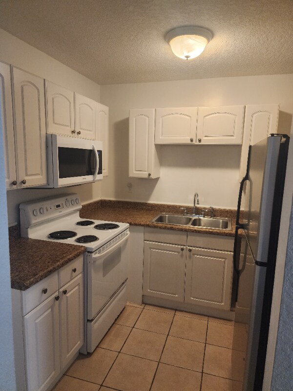 Building Photo - 1361 SE 3rd Ct