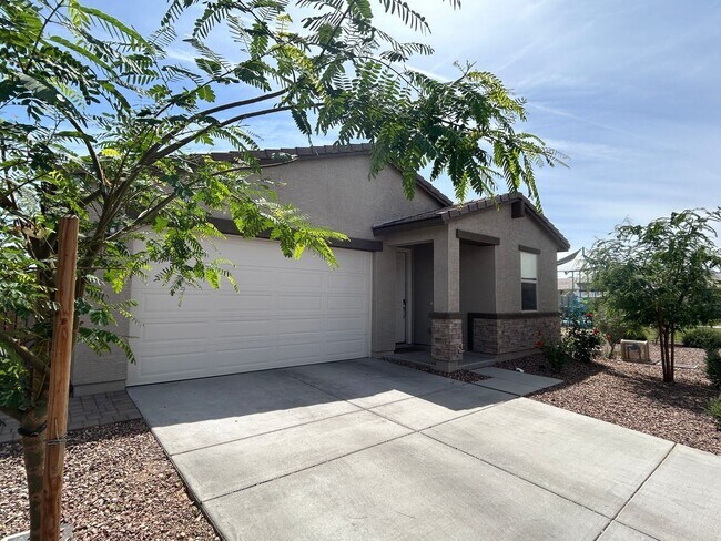 Foto del edificio - 17347 W Sanna St