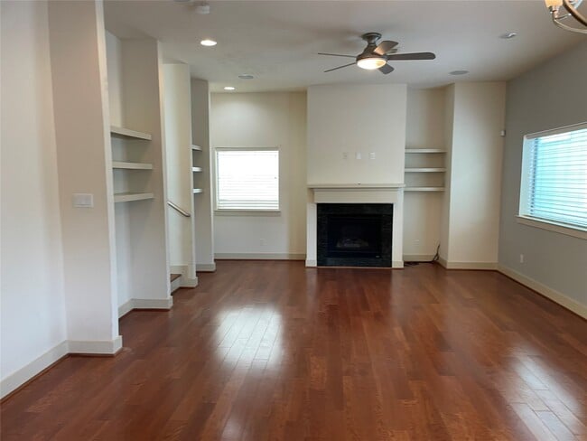 Building Photo - 1510 W 26th St