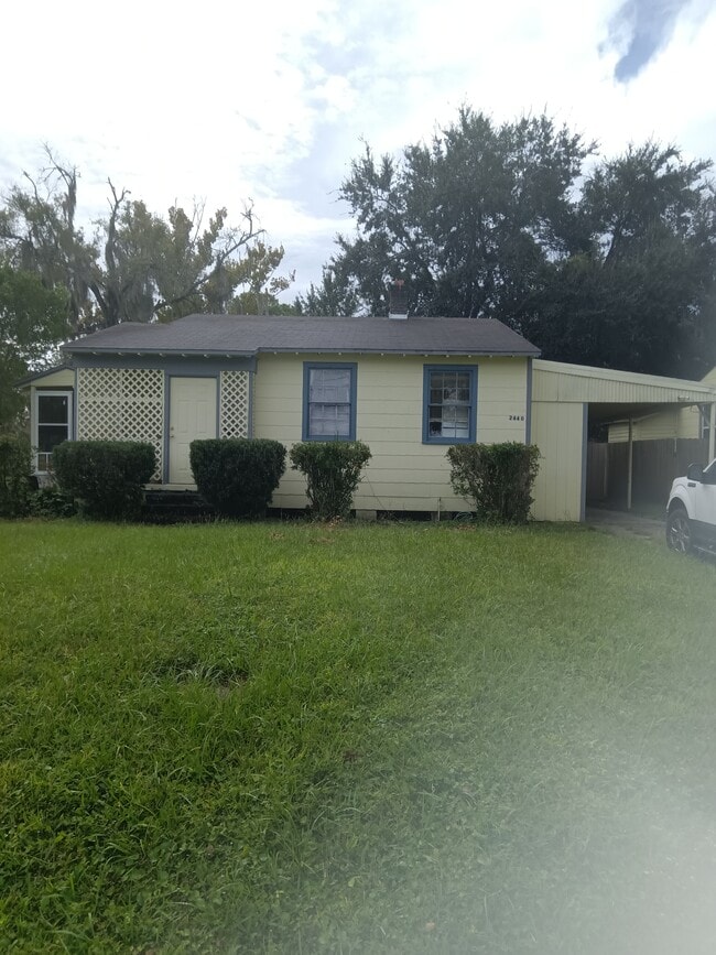 Building Photo - 2440 Ridgewood Rd