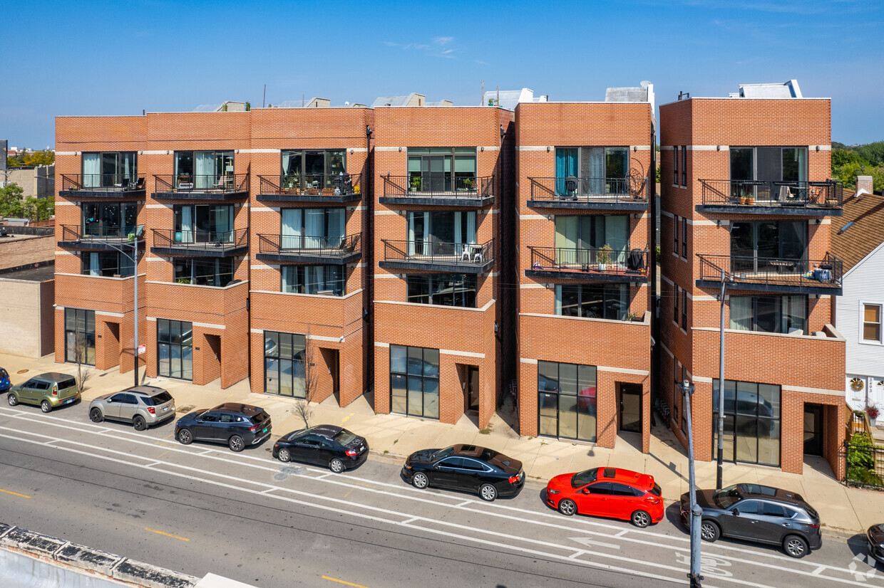 Building Photo - 3501-3505 N Elston Ave