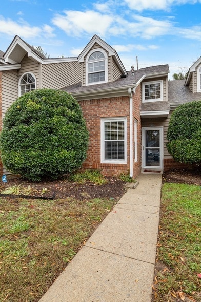 Building Photo - 315 Yorkshire Cir