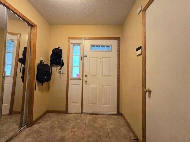 Foto del edificio - 161 Sunflower Ln